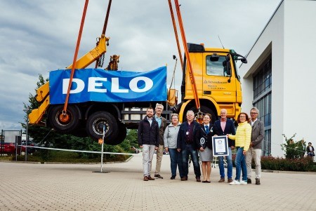 DELO établit le record du monde de la colle la plus puissante